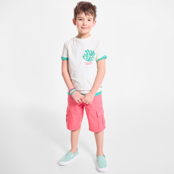 تيشيرت بطبعة عبارة وزخارف أوراق الشجر في الأمام والخلف أوف وايت للأولاد